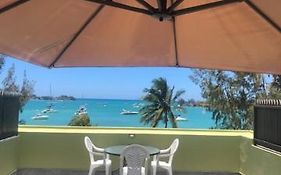 Ocean-View Penthouse With Roof Terrace, Grand Baie, Waterside Complex